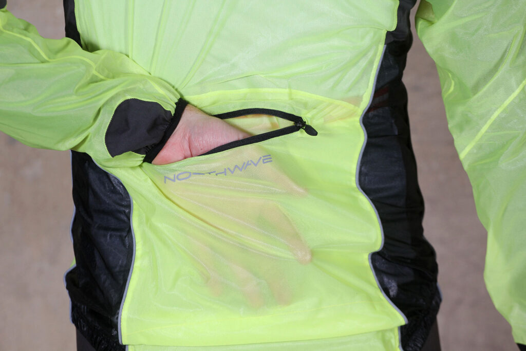 Northwave Acqua Pro Rainshield Jacket – pocket.jpg