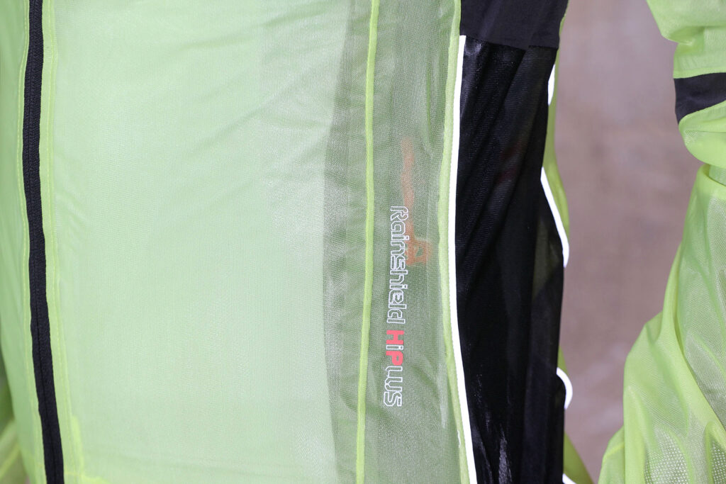 Northwave Acqua Pro Rainshield Jacket – reflective detail.jpg