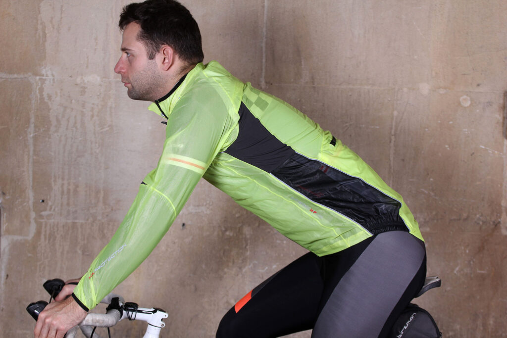 Northwave Acqua Pro Rainshield Jacket – riding.jpg