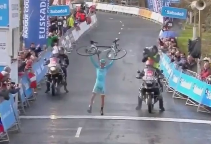 One small step for a pro cyclist (taken from Twitter video).jpg