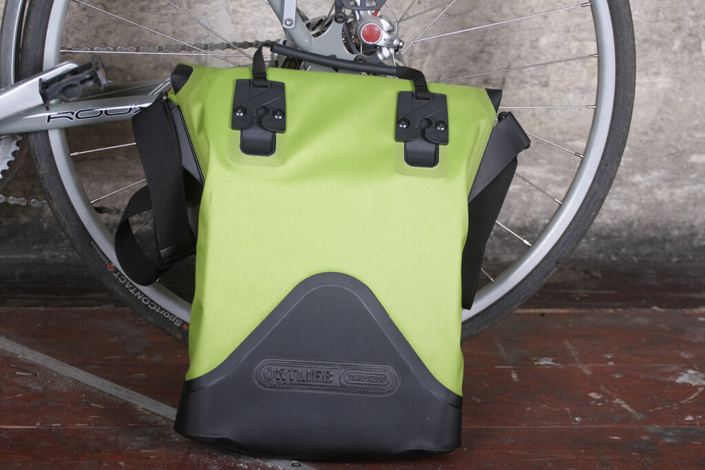 Ortlieb City Bike QL3 Pannier and Shoulderbag &ndash; back.jpg
