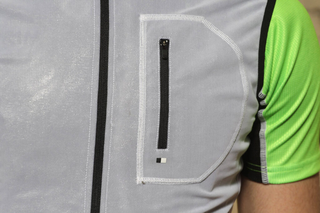 Pedaled Kaze Access Vest – chest pocket.jpg
