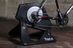 Tacx Neo Smart T2800 trainer.jpg