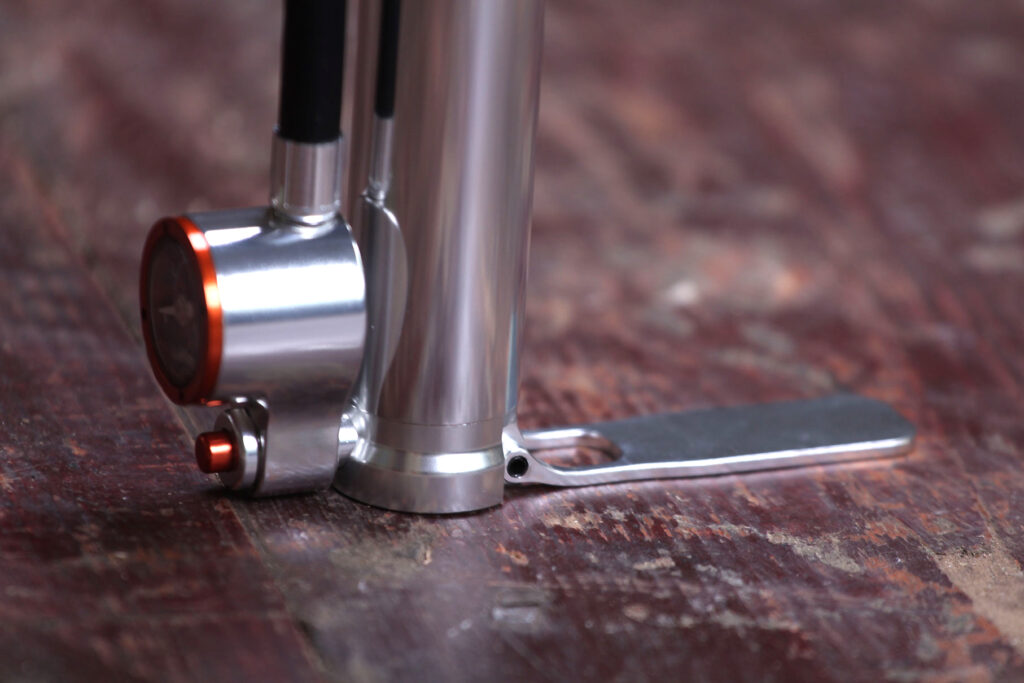 Unich Mini Floor Pump – base.jpg