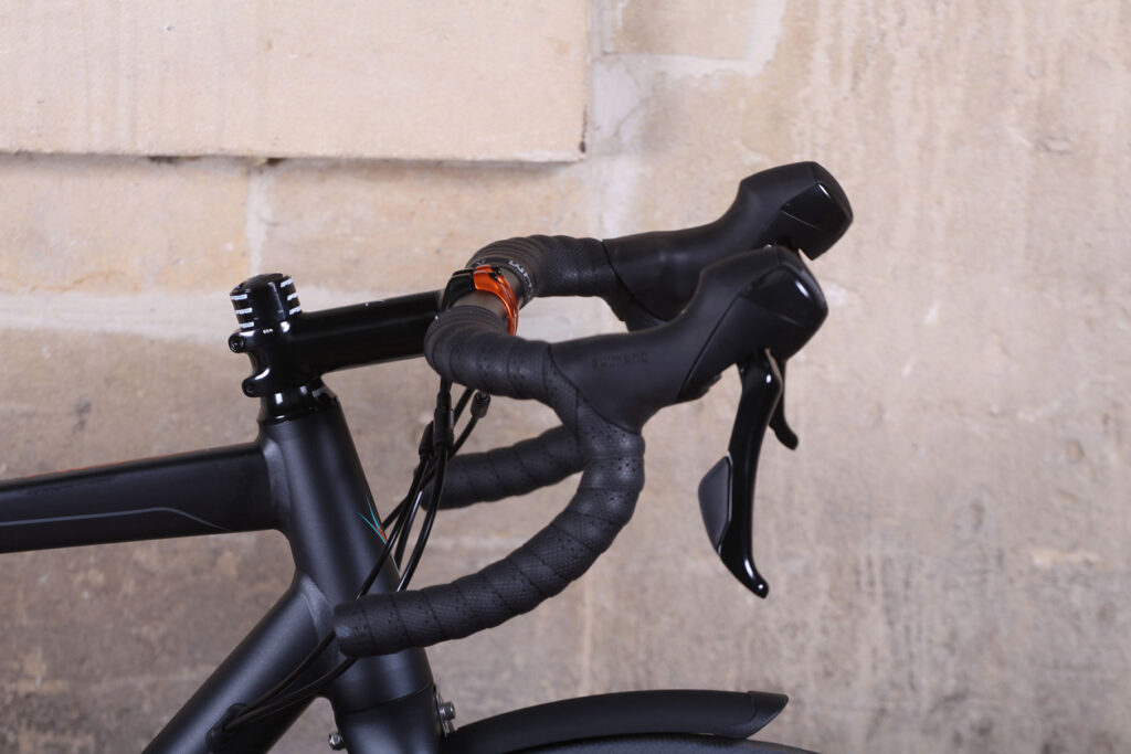 Whyte Suffolk 105 – bars.jpg