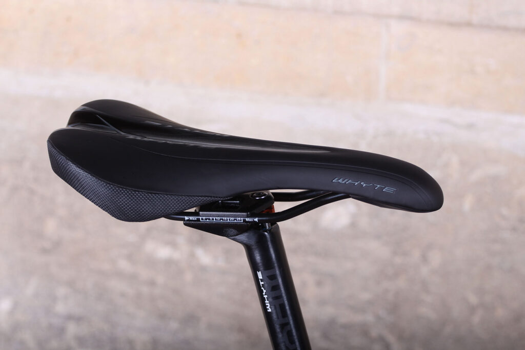 Whyte Suffolk 105 – saddle.jpg