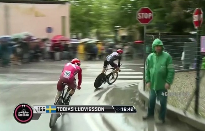 Alexey Tsatevich in Giro time trial (RAI video still).jpg