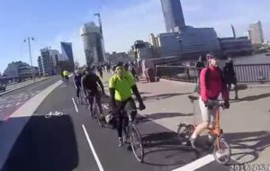 Blackfriars Bridge (Andrew Larssen YouTube still).JPG