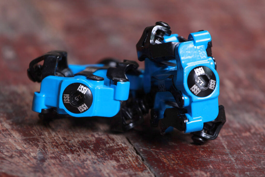 Issi II Triple pedals 2.jpg