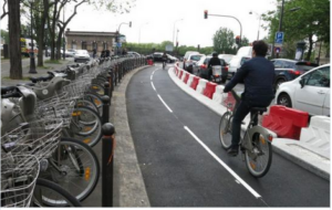 Paris bike lane (c) Twitter user WeelzFr.png