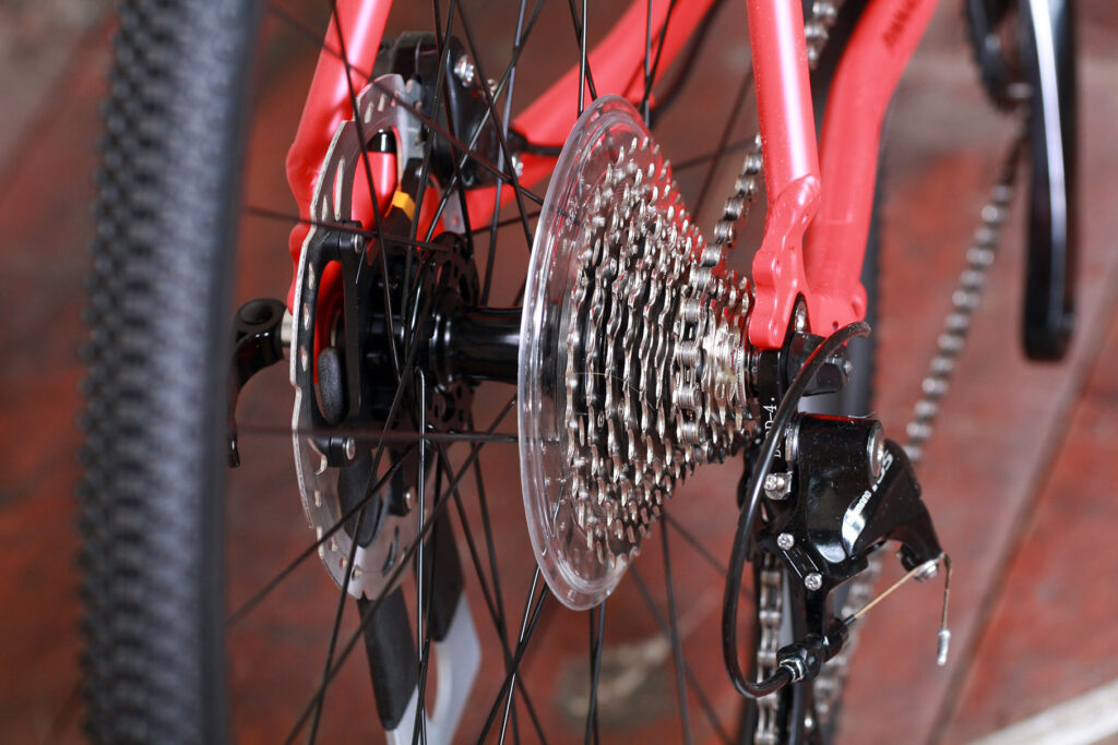 Pinnacle Arkose Four – rear hub and cassette.jpg