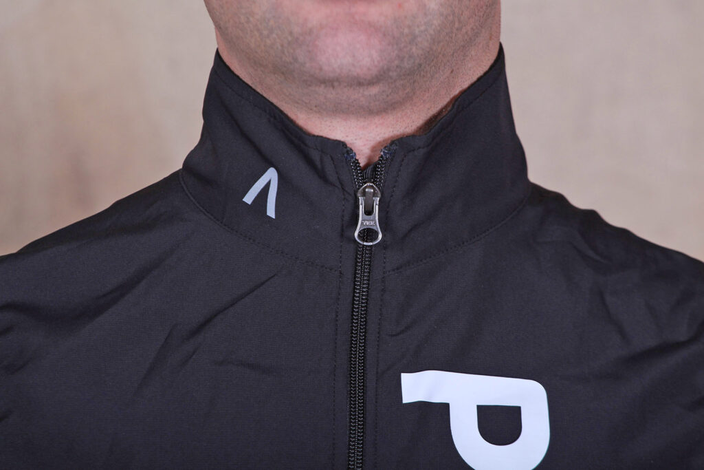 Primal Onyx Wind Vest – collar.jpg