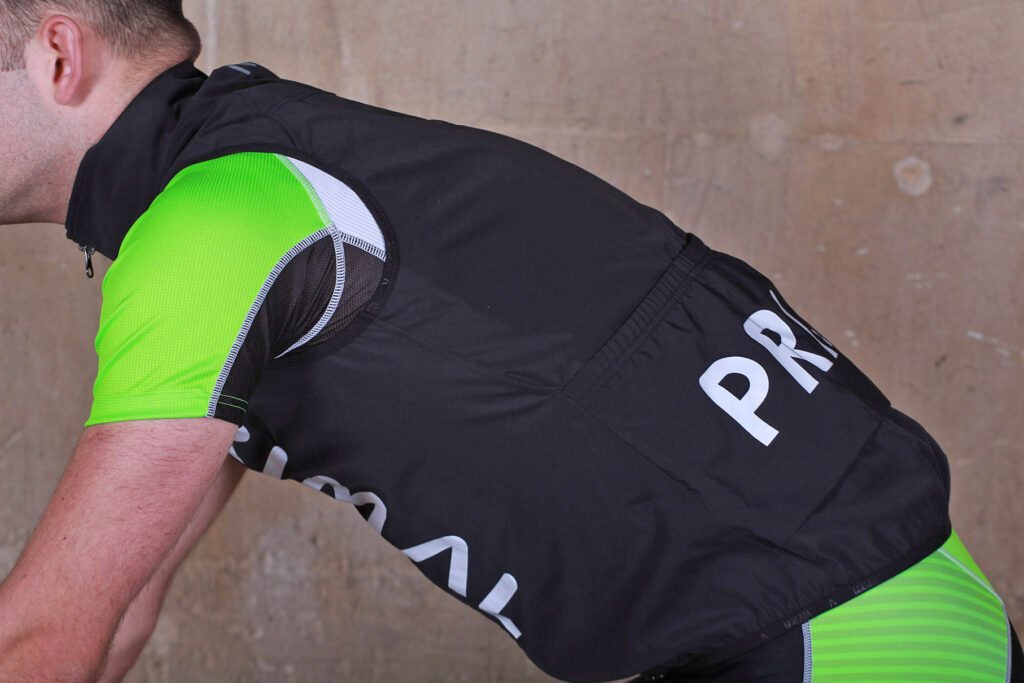 Primal Onyx Wind Vest – riding.jpg
