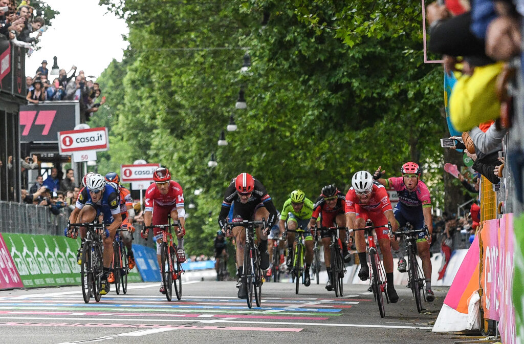 Stage 21 sprint of 2016 Giro d’Italia in Turin (PHOTO CREDIT ANSA – PERI – DI MEO – ZENNARO).jpg