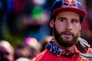 Steve Smith (picture – Devinci Global Racing, photo credit Sven Martin).jpg