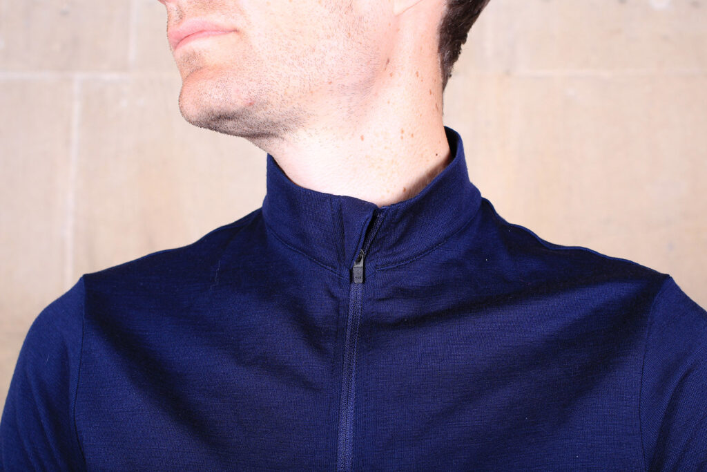 Svelte Long Sleeve Navy Heritage Jersey – collar.jpg