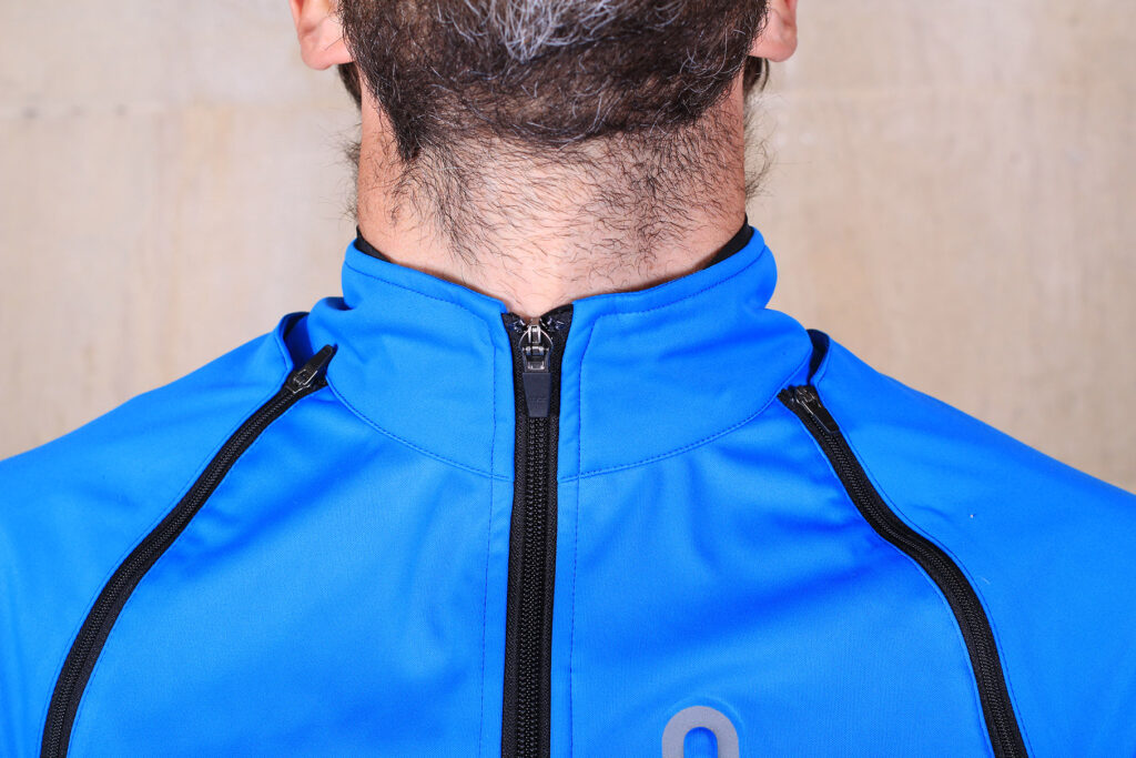 Aldi Mens Softshell Cycling Jacket – collar.jpg