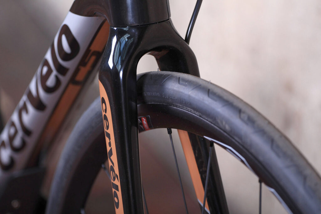 Cervelo C5 – fork clearance.jpg