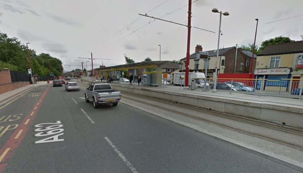 Droylsden tram stop (via StreetView).jpg