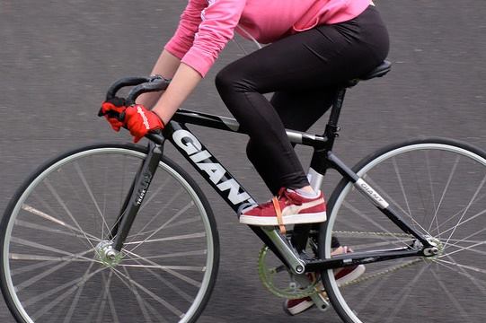 Giant Omnium track bike taken from Newcastle Track Cycling Association (via Facebook).jpg