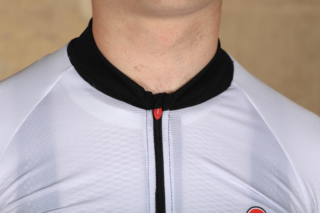 Lusso Air-16 S:S Jersey – collar.jpg
