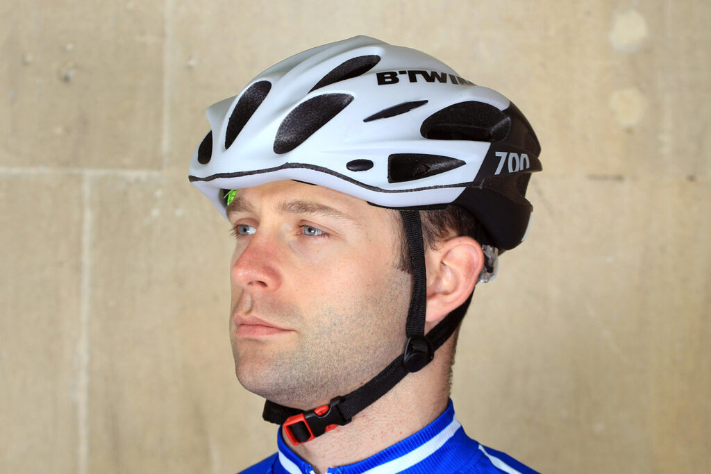BTwin 700 Road cycling Helmet.jpg