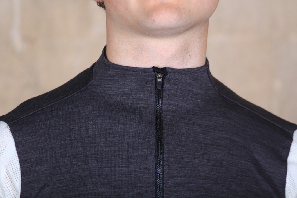 Cafe du Cycliste Georgette SS Jersey – collar.jpg