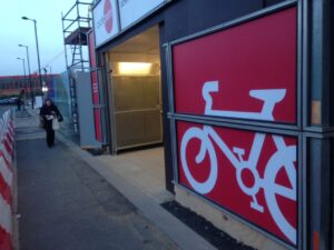 Cambridge Railway Station CyclePoint 15 (copyright Simon MacMichael).JPG