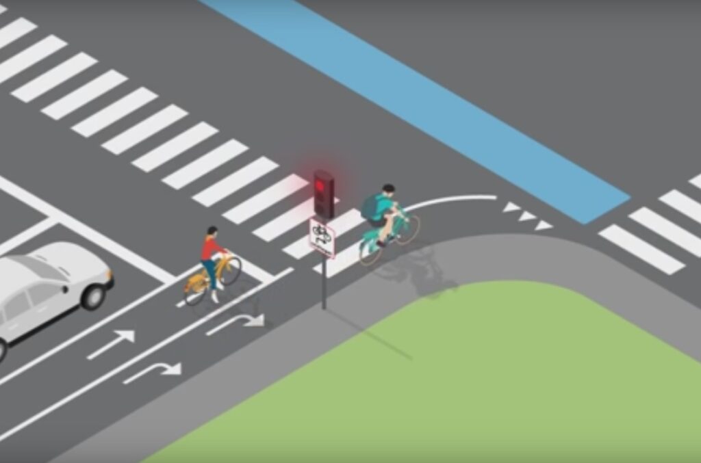 Danish legal right-turn at red vide (YouTube).jpg