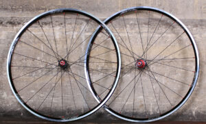 Halo Evaura Uni 6D 700C wheelset.jpg