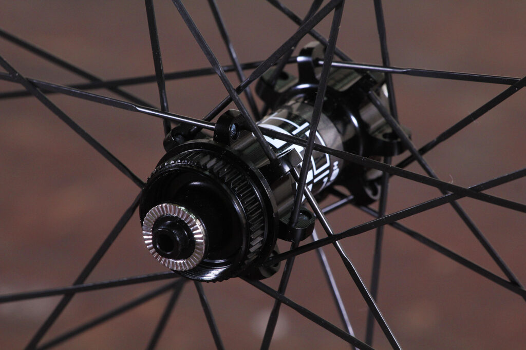 Kinesis Racelight 700 Disc &ndash; front hub.jpg