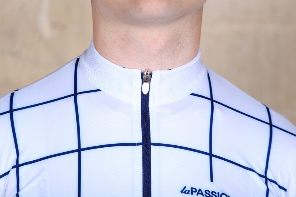 La Passione Summer Jersey Square White – collar.jpg