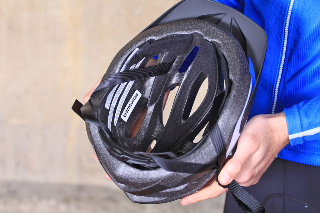 Madison Freewheel Matt White Helmet – inside.jpg
