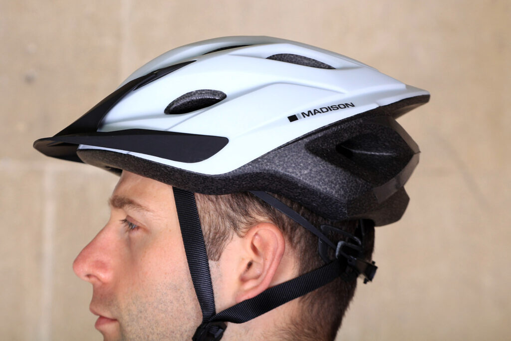 Madison Freewheel Matt White Helmet – side.jpg