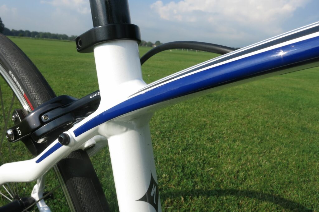 Specialized Dolce – integrated seattube and seatstay.jpg