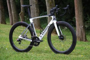 Specialized Venge ViAS Disc Etap - full bike.jpg