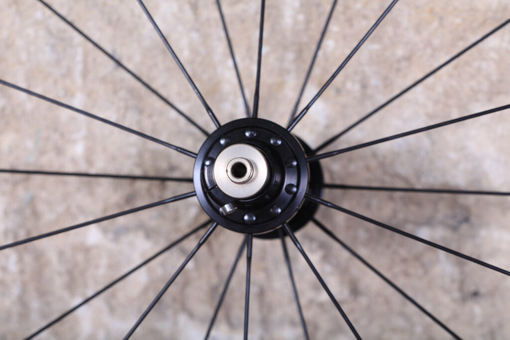 Syntace W21 Road Wheelset – front hub 2.jpg
