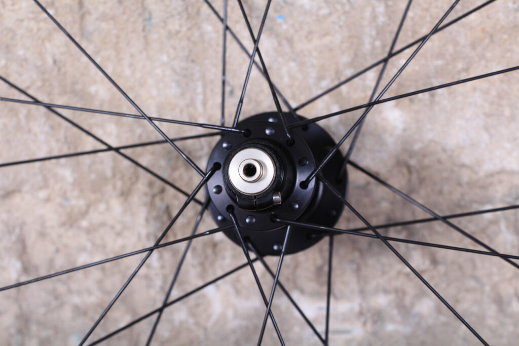 Syntace W21 Road Wheelset – rear hub 2.jpg