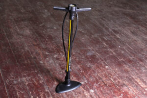 Topeak Joe Blow Elite floor Pump.jpg