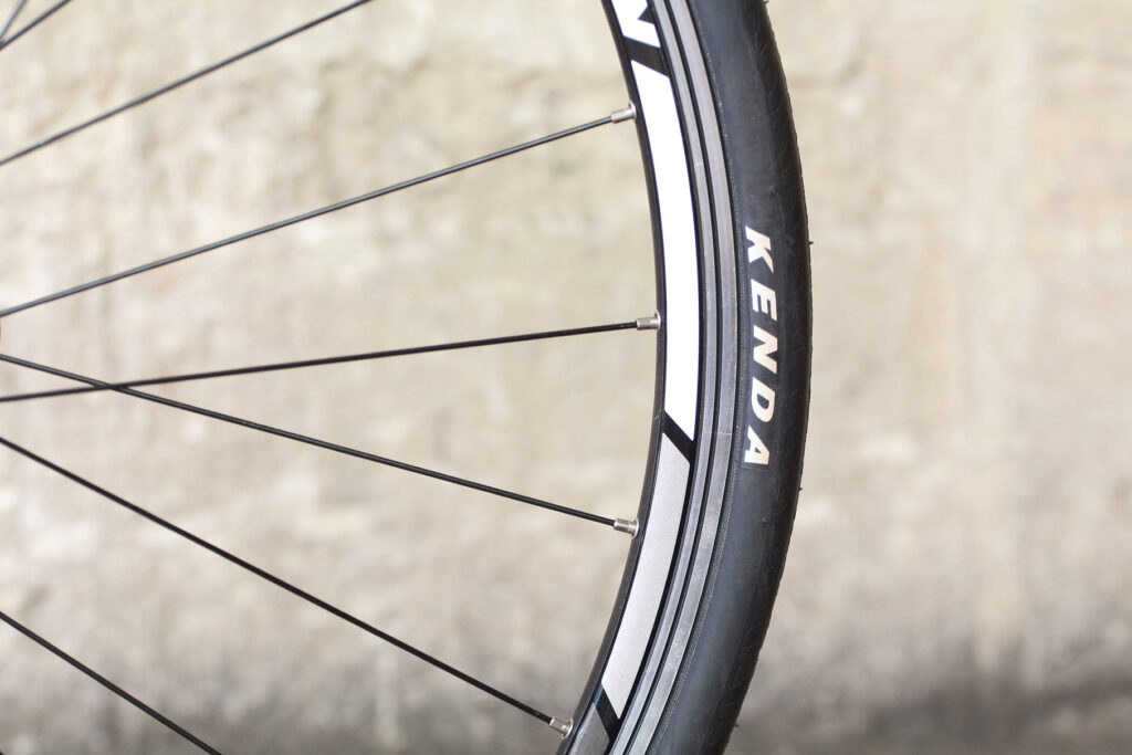Vitus Razor – rim and tyre.jpg