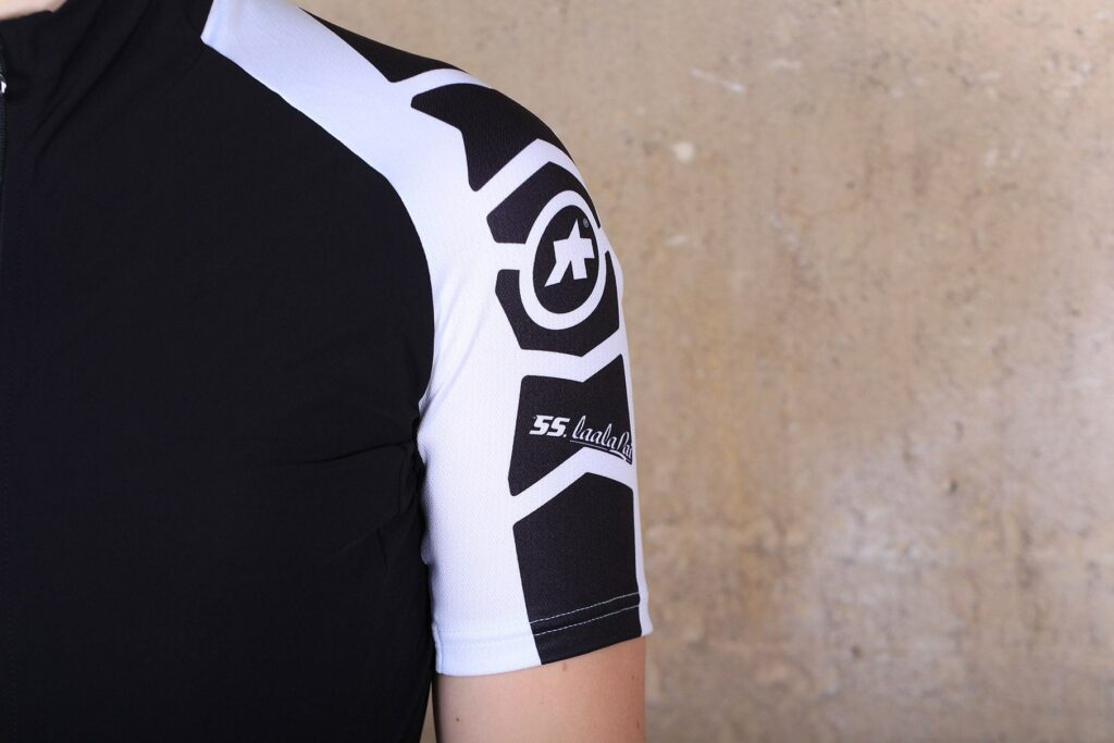 Assos SSlaalalaJersey_evo7 – shoulder.jpg