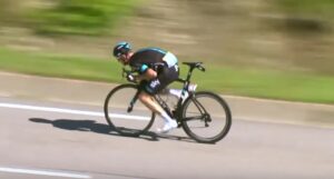 Chris Froome descending (via YouTube).jpg