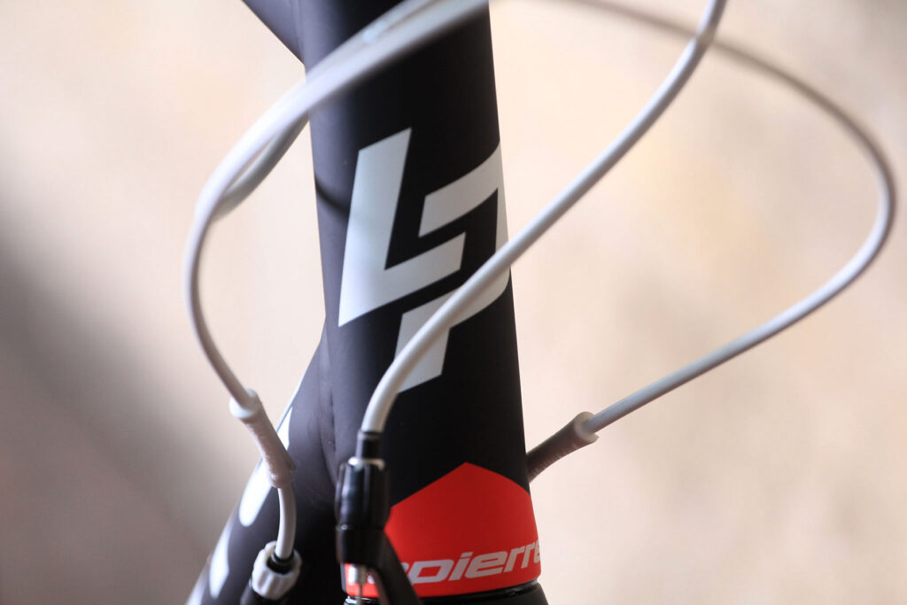 Lapierre Audacio 200 – head tube badge.jpg