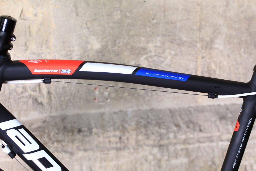 Lapierre Audacio 200 – top tube curve.jpg
