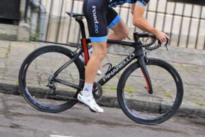 Pinarello Dogma F8 - riding 1.jpg