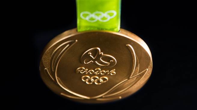 Rio 2016 gold medal (picture Rio 2016, Alex Ferro).jpg