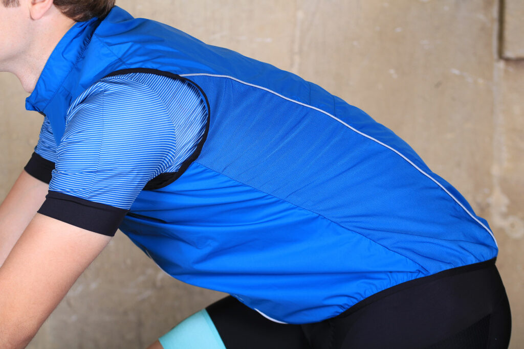 Rivelo Mens Rowsley Gilet – riding.jpg