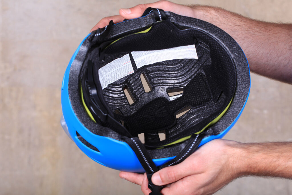 TSG Status Helmet – inside.jpg