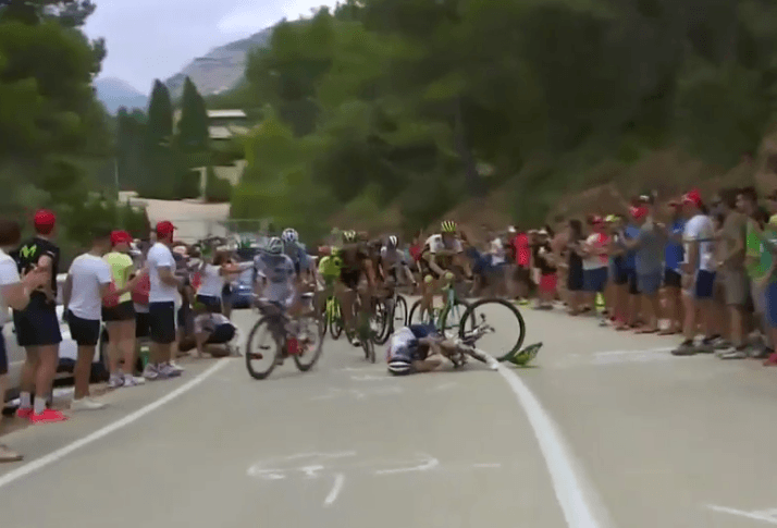 Fan takes out rider at Vuelta.PNG