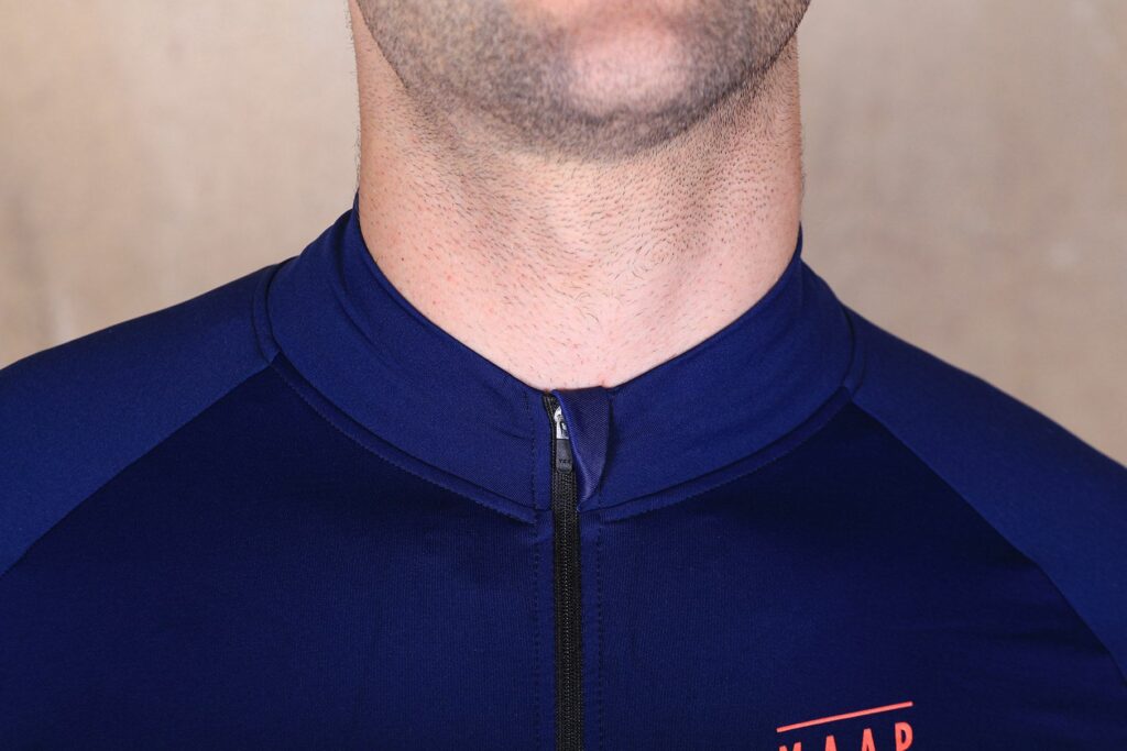 MAAP Base winter Long sleeve Jersey – collar.jpg